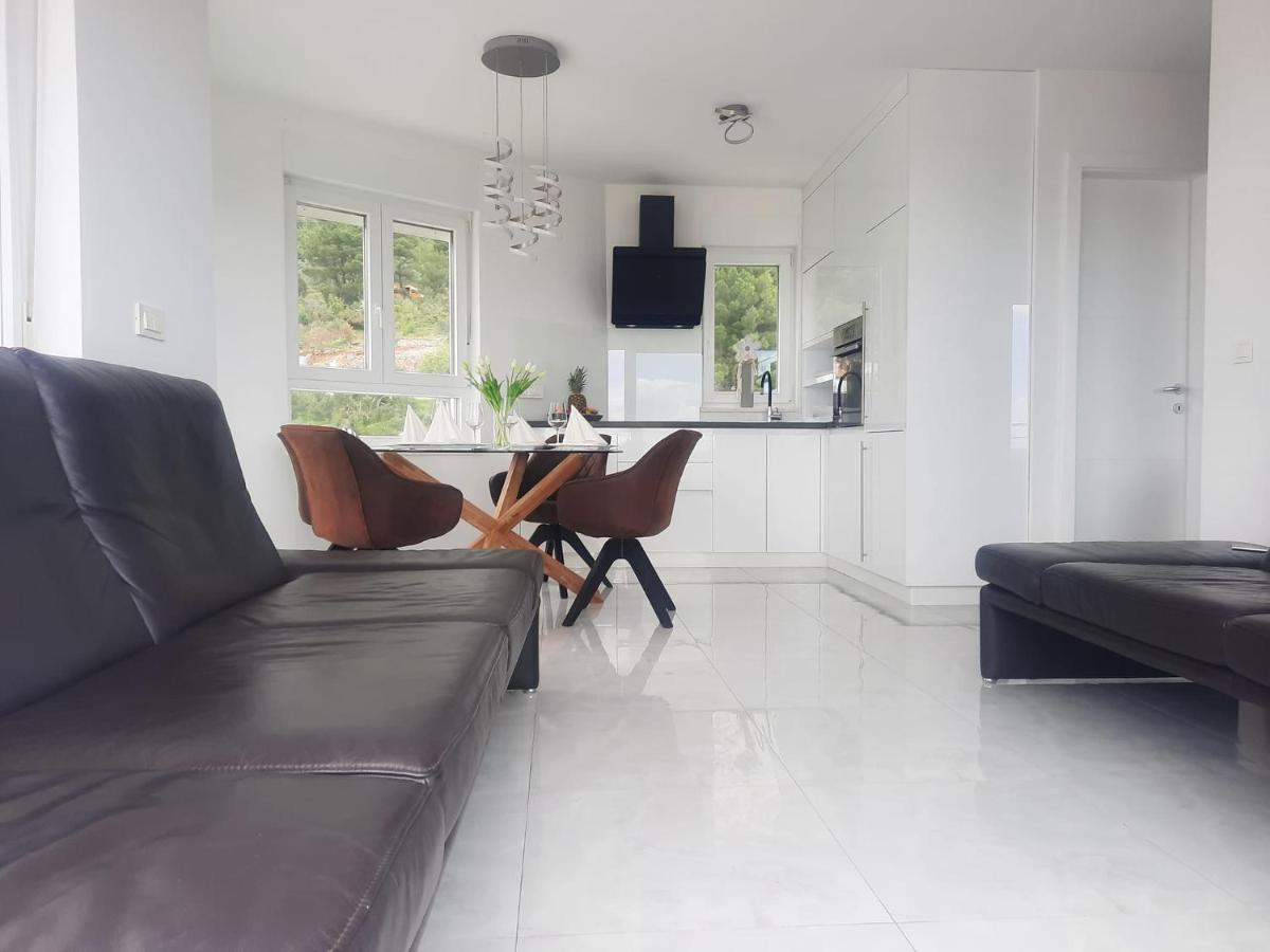 Apartment Anny De Luxe With Sea View Makarska Exterior foto